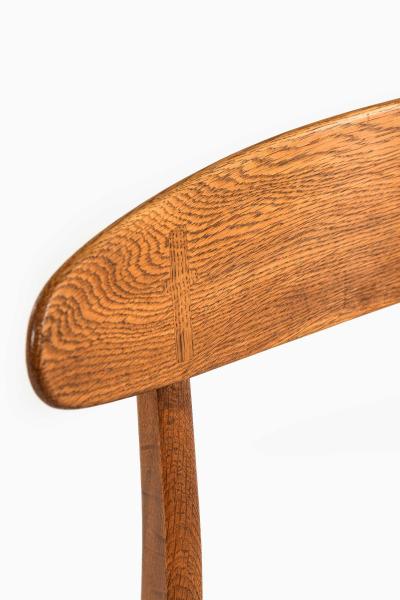 Hans Wegner Set of 9 CH 30 Chairs in Oak and Wool by Hans Wegner 1954