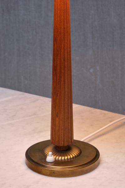 Harald Notini Harald Notini Attributed Table Lamp in Elm and Brass B hlmarks Sweden 1940s