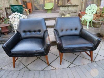 Harvey Probber Handsome Pair of Danish Modern Walnut Lounge Chairs