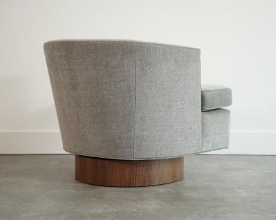 Harvey Probber Set of Swivel Chairs in Walnut and Linen by Harvey Probber C 1950s