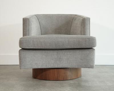 Harvey Probber Set of Swivel Chairs in Walnut and Linen by Harvey Probber C 1950s