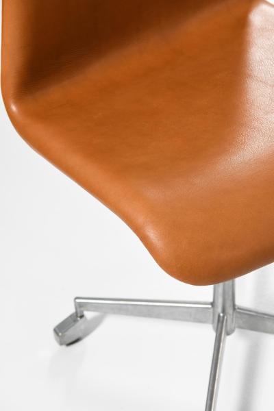 Height Adjustable Office Chair in Leather and Steel 1960s