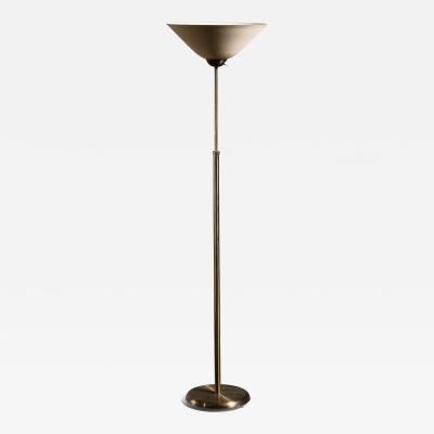 Height adjustable floor lamp