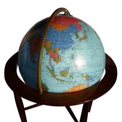 Heirloom Globe by Replogle