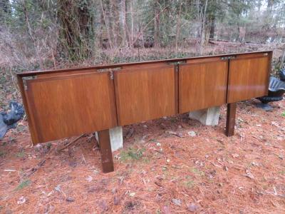 Helen Hobey Baker Handsome King Size Hobey Helen Baker Asian Style Walnut Head Board Midcentury