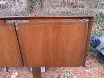 Helen Hobey Baker Handsome King Size Hobey Helen Baker Asian Style Walnut Head Board Midcentury