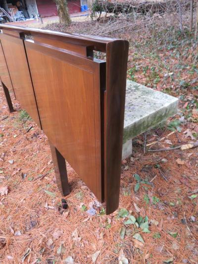 Helen Hobey Baker Handsome King Size Hobey Helen Baker Asian Style Walnut Head Board Midcentury