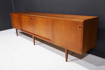 Henry Rosengren Hansen Large 1950s Danish Teak Sideboard by Henry Rosengren Hansen for Brande M belindu