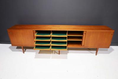 Henry Rosengren Hansen Large 1950s Danish Teak Sideboard by Henry Rosengren Hansen for Brande M belindu