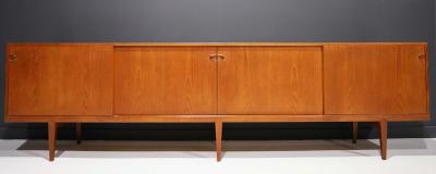 Henry Rosengren Hansen Large 1950s Danish Teak Sideboard by Henry Rosengren Hansen for Brande M belindu