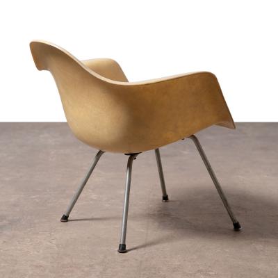 Herman Miller Charles Eames Parchment LAX Armshell Low Lounge Chair Herman Miller Venice 1954