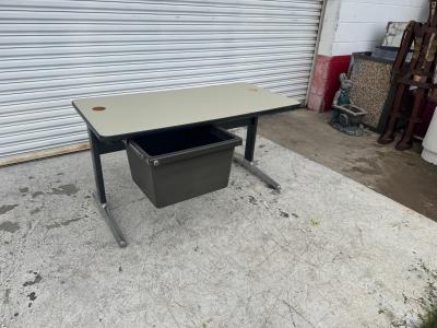 Herman Miller Herman Miller Desk