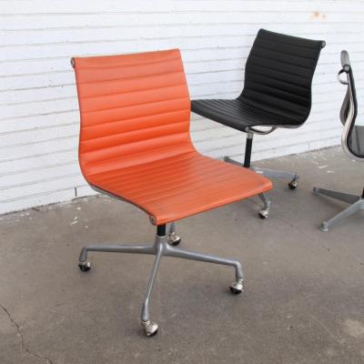 Herman Miller One Charles Eames Herman Miller Aluminum Group Chair