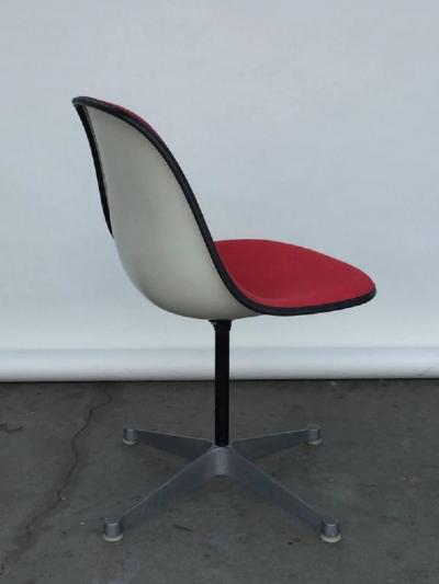 Herman Miller Single Vintage Fabric Contractor Base Eames Swiveling Chair