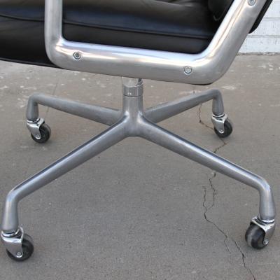 Herman Miller Time life chair Herman Miller