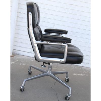 Herman Miller Time life chair Herman Miller