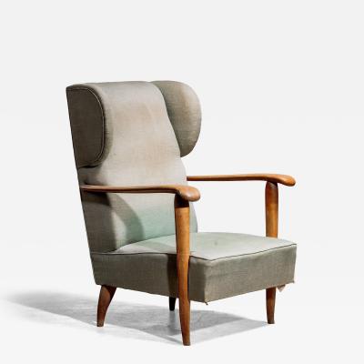 High back lounge chair