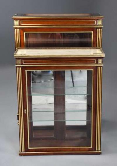 Highly decorative French Directoire style mahogany vitrine or display cabinet