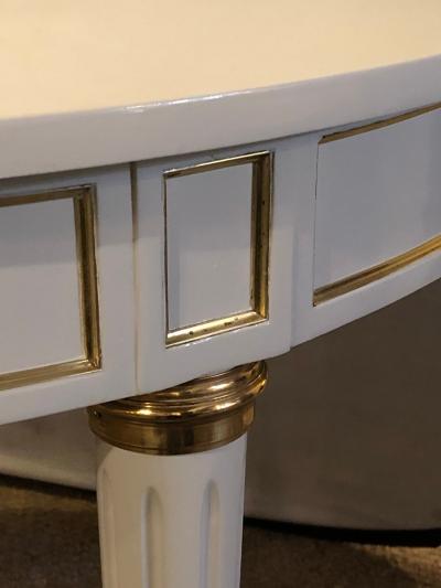 Hollywood Regency Dining Table in Gray Lacquered Bronze Mounted Finish