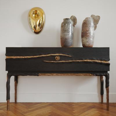 Hoon Moreau LA GRIFFE DU TEMPS I Bronze and sculpted oak cabinet 2017
