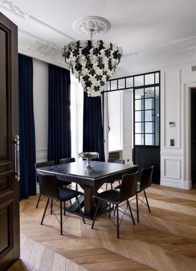 Huge Contemporary Black and White Flower Murano Glass Chandelier