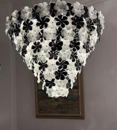 Huge Contemporary Black and White Flower Murano Glass Chandelier