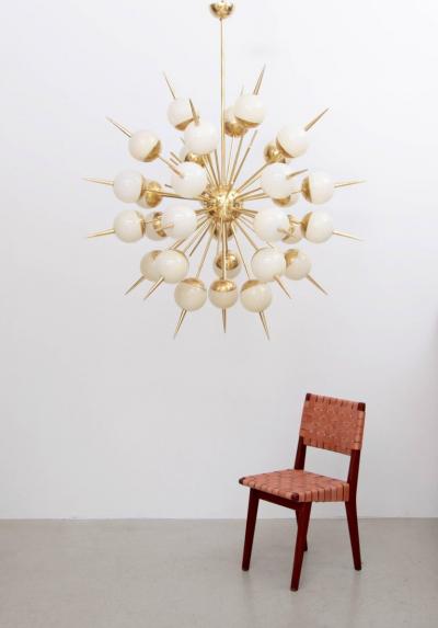 Huge Sputnik Murano Glass and Brass Chandelier Attributed to Stilnovo