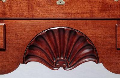 IMPORTANT SHELL CARVED QUEEN ANNE LOWBOY