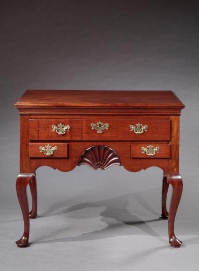IMPORTANT SHELL CARVED QUEEN ANNE LOWBOY