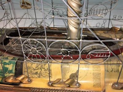 INCREDIBLE BIZARRE ARTIST SIGNED WIRE SHIP SCULPTURE RADIO