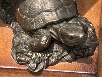 ITALIAN MID CENTURY MODERN LEATHER AND BRONZE TURTLE DESIGN OBELISKS