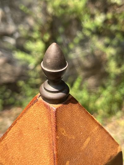 ITALIAN MID CENTURY MODERN LEATHER AND BRONZE TURTLE DESIGN OBELISKS