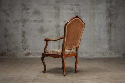 ITALIAN ROCOCO WALNUT ARMCHAIR