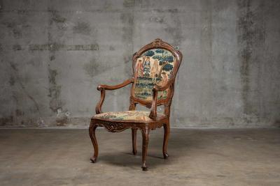 ITALIAN ROCOCO WALNUT ARMCHAIR