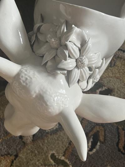 ITALIAN WHITE CERAMIC BULL COW WITH COLLAR OF DAISIES PLANTER