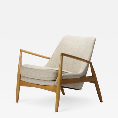 Ib Kofod Larsen Ib Kofod Larsen Seal Lounge Chair in Light Linen Blend Fabric Sweden 1950s