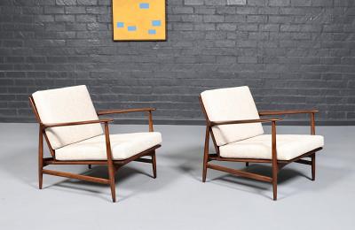 Ib Kofod Larsen Pair of Ib Kofod Larsen Spear Lounge Chairs for Selig