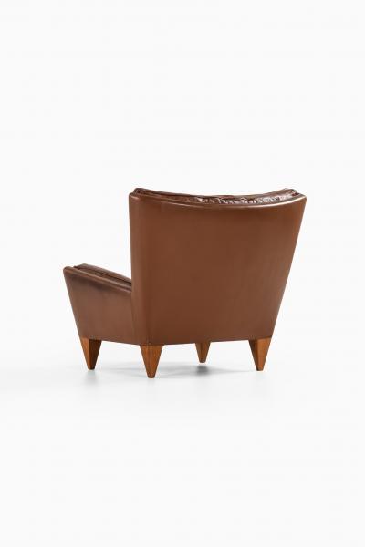 Illum Wikkels Easy Chair Model V11 Produced by Holger Christiansen