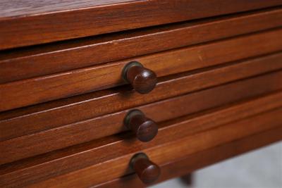 Illum Wikkels End Table Containing Three Folding Tables