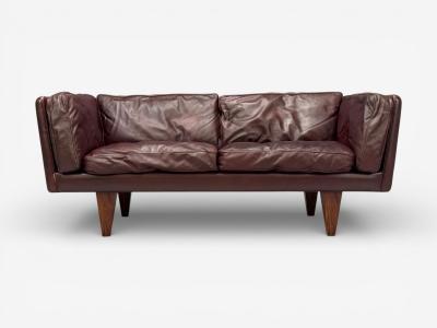 Illum Wikkels Illum Wikkels Settee Brown Leather Rosewood Denmark 1960s