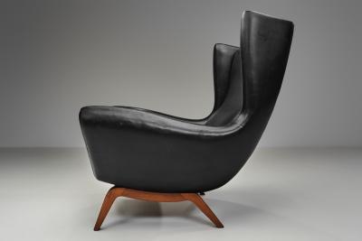 Illum Wikkels Model 110 Leather Armchair by Illum Wikkels for S ren Willadsen Denmark 1960s
