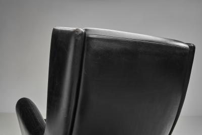Illum Wikkels Model 110 Leather Armchair by Illum Wikkels for S ren Willadsen Denmark 1960s