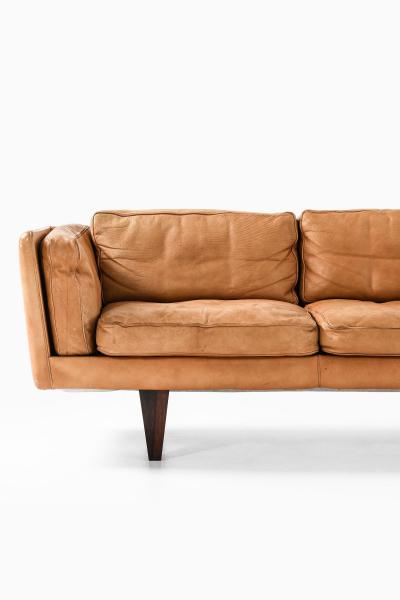 Illum Wikkels Sofa in Leather and Rosewood by Illum Wikkels 1960s