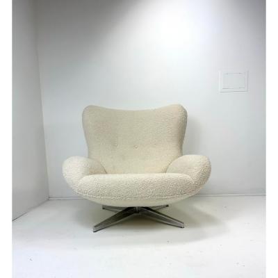Illum Wikkels Swivel Lounge Chair by Illum Wikkelso