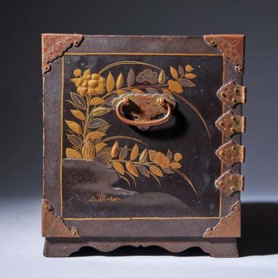 Important Early Edo Period 17th Century Miniature Japanese Lacquer Cabinet