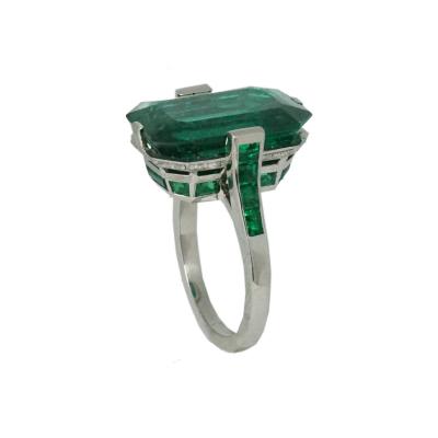Important Emerald Ring