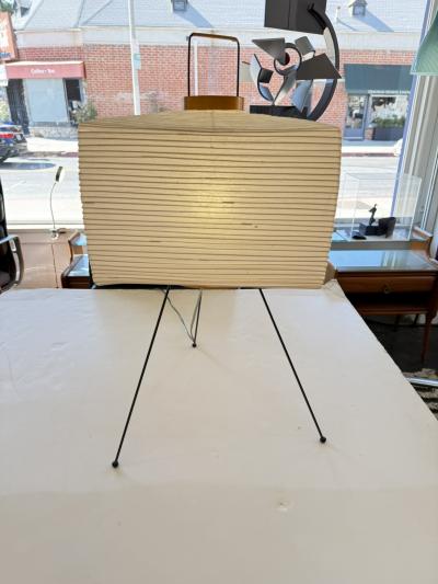 Isamu Noguchi Isamu Noguchi Table Lamp Akari Model 7A