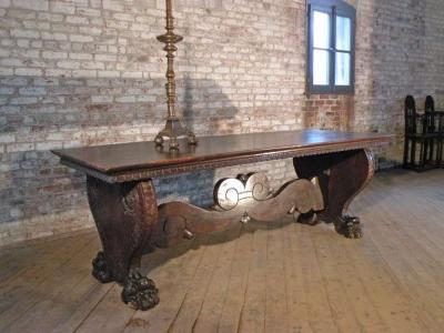 Italian 16th century Renaissance Walnut Trestle Table