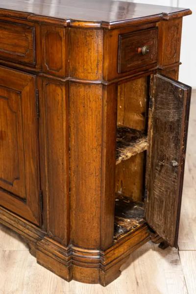 Italian 1700s Walnut Credenza with Four Drawers Four Doors and Pilasters
