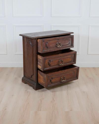 Italian 17th Century Emilian Bolognese Chest of Drawers with Ashlar Front